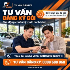 Nhân viên PT AUTO tư vấn đăng ký gói cứu hộ VETC trên điện thoại.